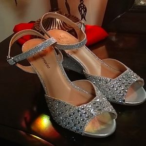 L LORRAINE size 6 silver sparkles wedge princess heels. Peep toe + rhinestones